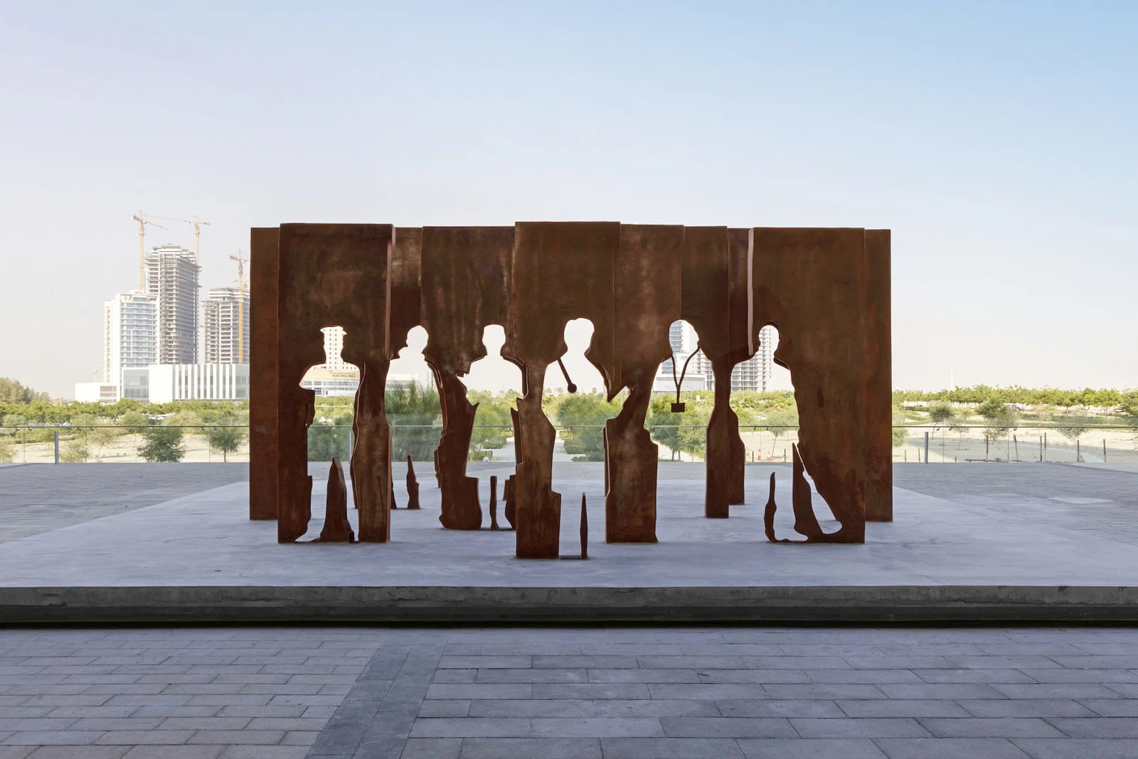 Dubai-Science-Park-and-Kart-Group-Celebrate-Frontline-Heroes-with-Unique-Art-Installation-LTD-News2-1728x1152
